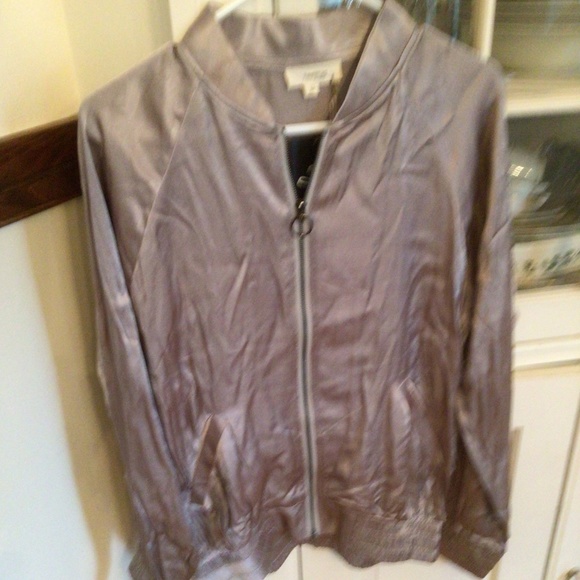 Womens Taupe Satin Dreamer Bomber Jacket sz medium bust 23” flat - Picture 4 of 6